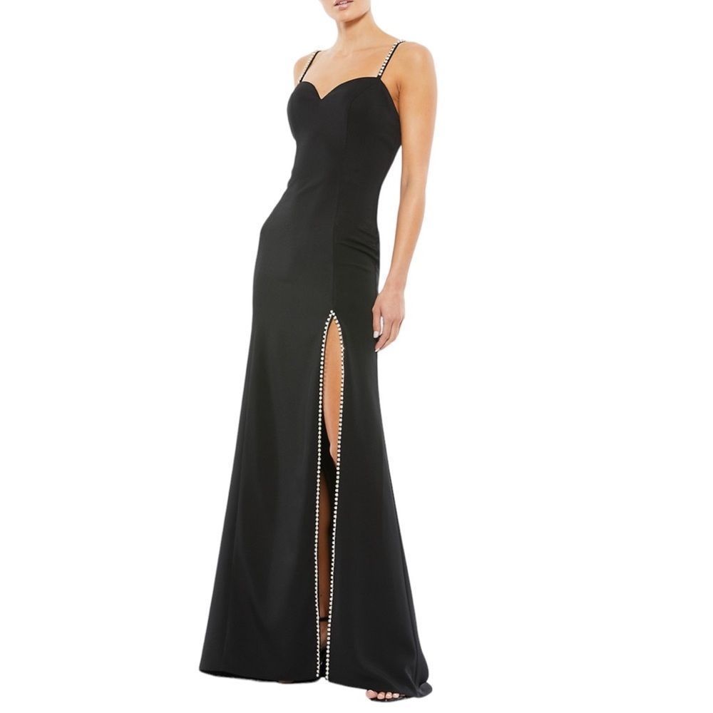Mac Duggal Ieena Crystal-Embellished A-Line Gown Black Size 6